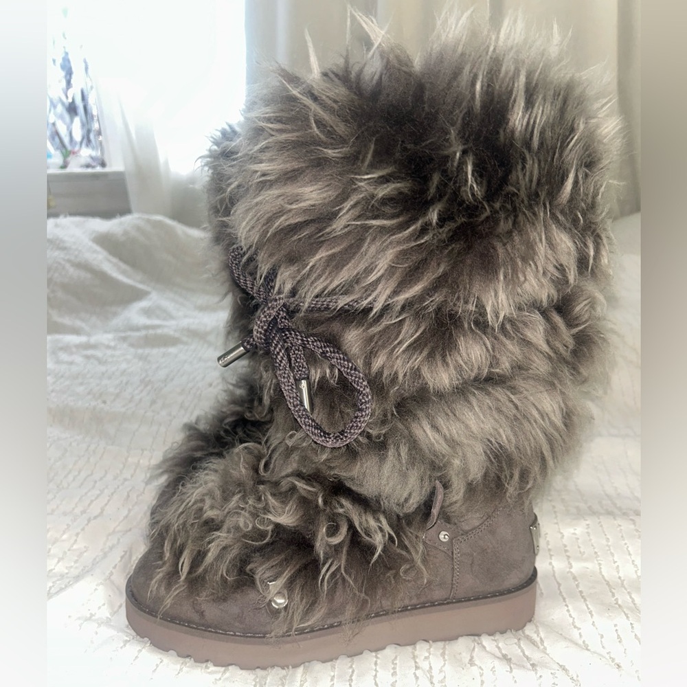 UGG Women's Fluffy Gray Boots